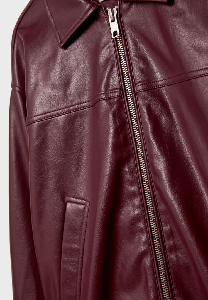 Stradivarius Chaqueta de cuero sintético - dark red (talla L) NUEVA