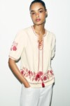 BLUSA BORDADOS BORLAS ZARA (talla XS flojita)