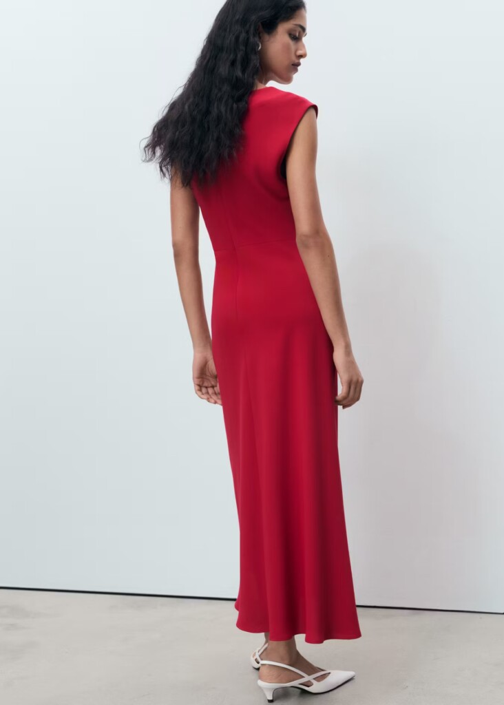 Vestido midi fruncido MANGO (talla M)