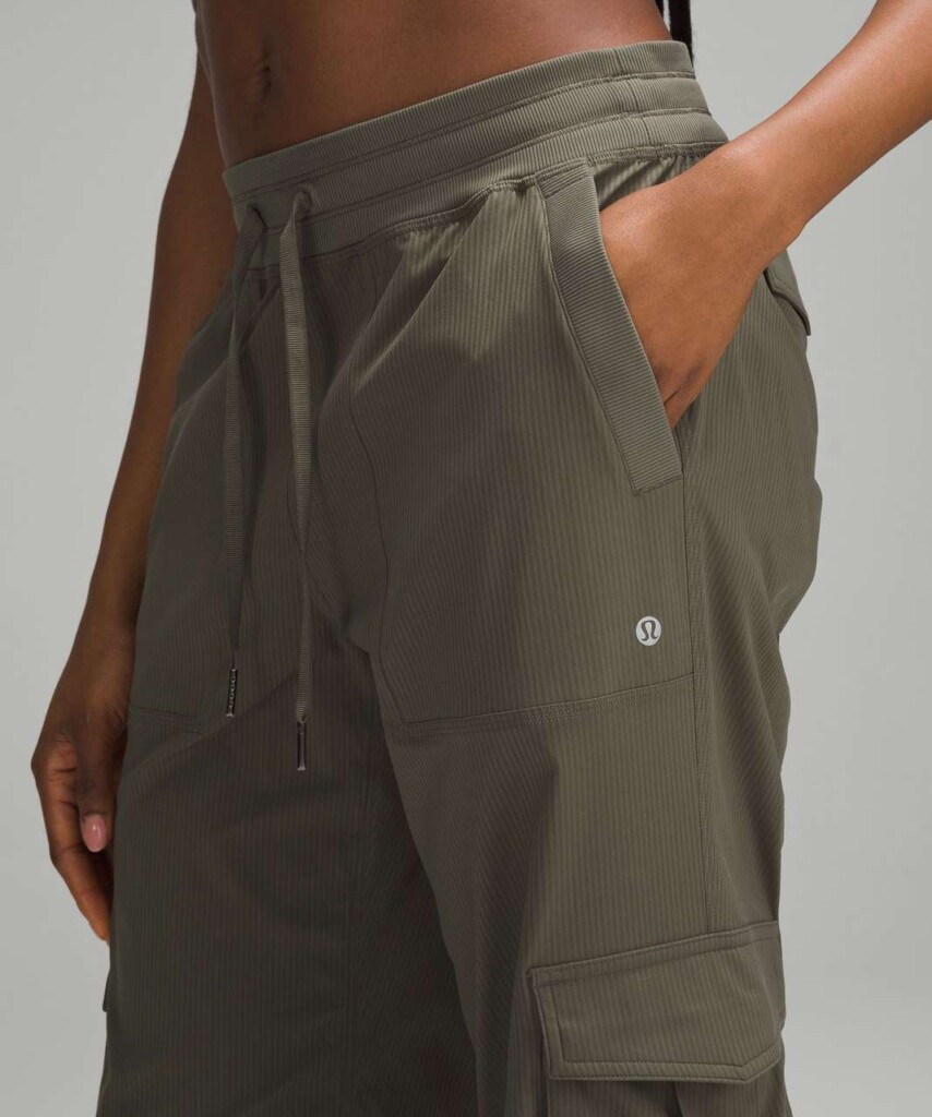 lululemon Dance Studio Relaxed-Fit Cargo Pant (talla small)