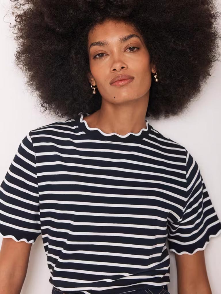 MINT VELVET  Stripe Scallop Trim T-Shirt (talla small)