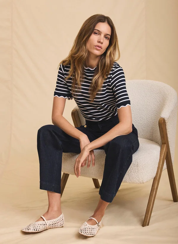 MINT VELVET  Stripe Scallop Trim T-Shirt (talla small)